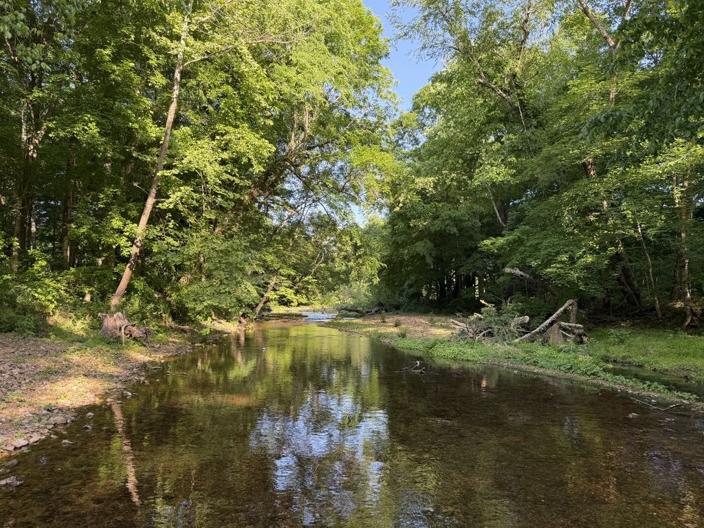 1490 Upper Standing Rock Rd, Dover, TN 37058