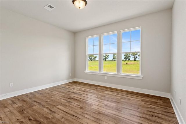 1648 Sanderson RD, Chesapeake, VA 23322
