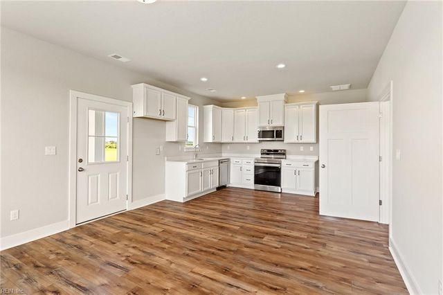 1648 Sanderson RD, Chesapeake, VA 23322