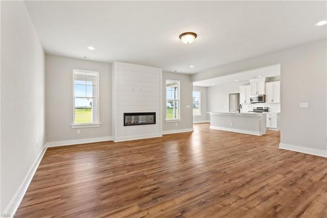 1648 Sanderson RD, Chesapeake, VA 23322