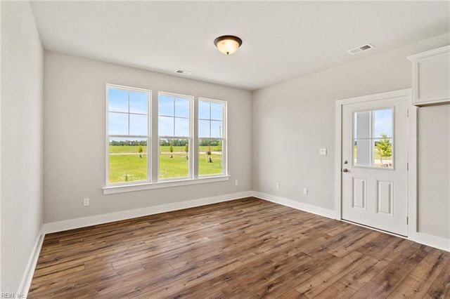 1648 Sanderson RD, Chesapeake, VA 23322