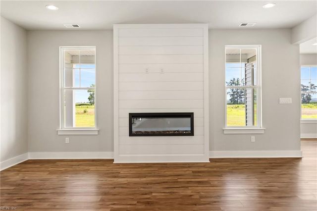 1648 Sanderson RD, Chesapeake, VA 23322