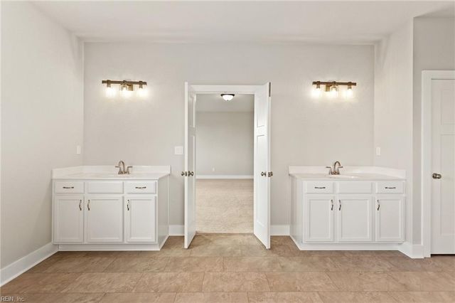 1648 Sanderson RD, Chesapeake, VA 23322