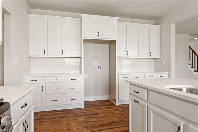 1648 Sanderson RD, Chesapeake, VA 23322