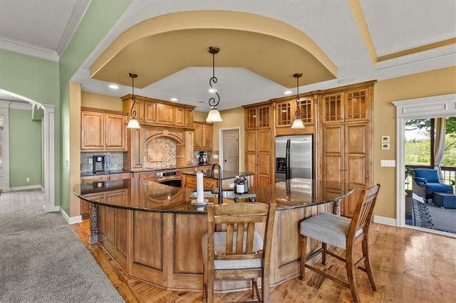 8070 Green Glades Court, Parkville, MO 64152