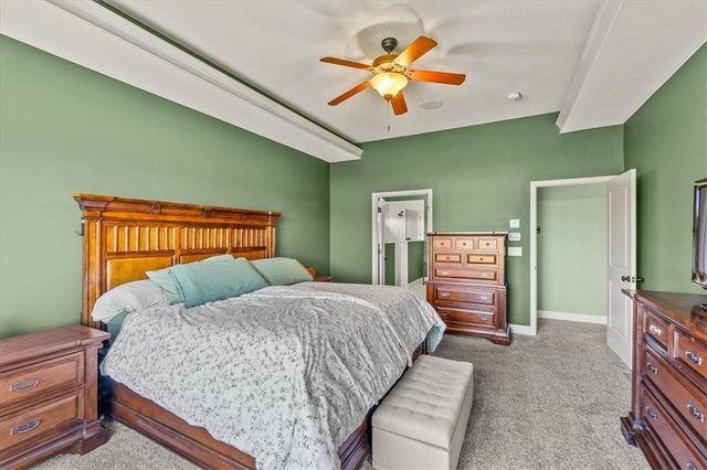 8070 Green Glades Court, Parkville, MO 64152