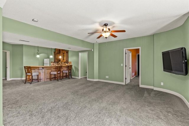 8070 Green Glades Court, Parkville, MO 64152