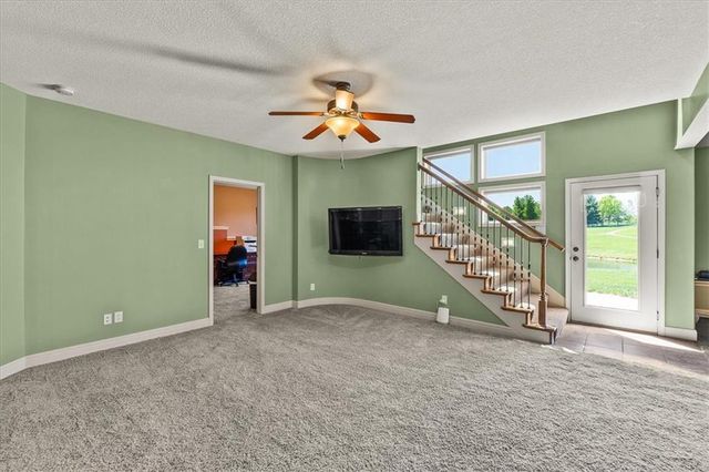 8070 Green Glades Court, Parkville, MO 64152