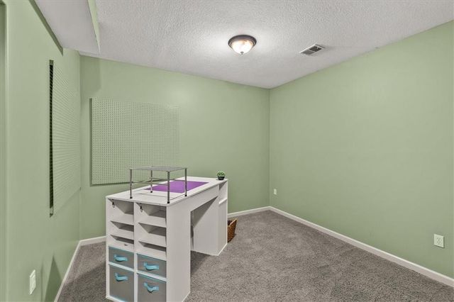 8070 Green Glades Court, Parkville, MO 64152