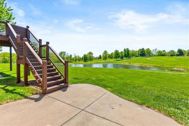 8070 Green Glades Court, Parkville, MO 64152