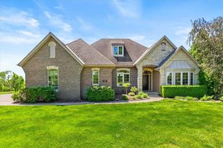 8070 Green Glades Court, Parkville, MO 64152