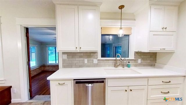 805 Timber Street, New Braunfels, TX 78130
