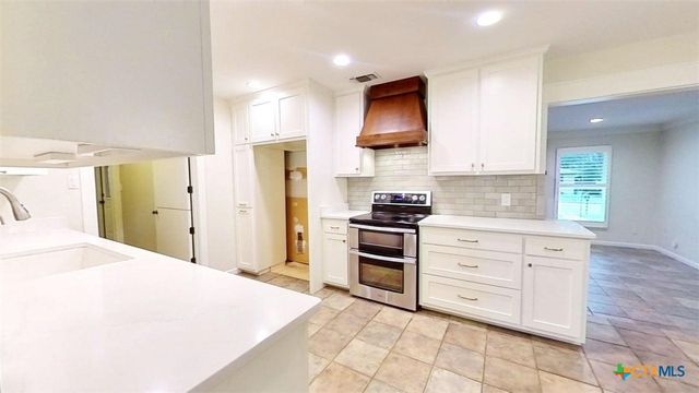 805 Timber Street, New Braunfels, TX 78130