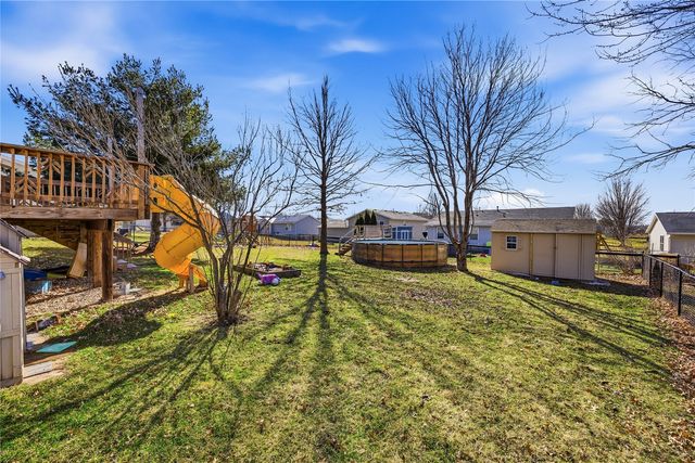 200 S Hillcrest Circle, Center Point, IA 52213