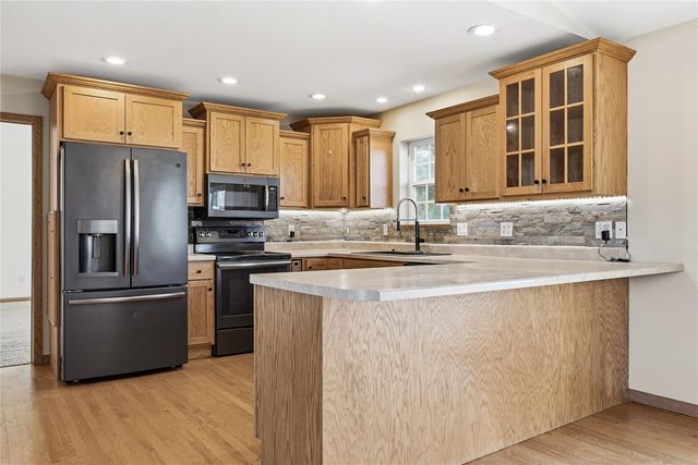 200 S Hillcrest Circle, Center Point, IA 52213