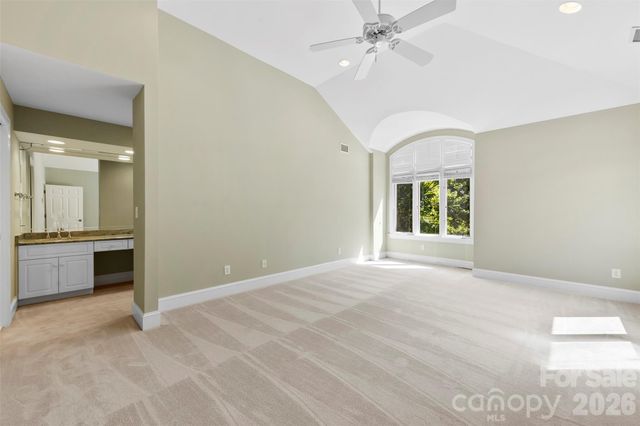 8934 Challis Hill Lane, Charlotte, NC 28226