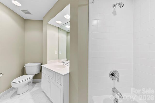 8934 Challis Hill Lane, Charlotte, NC 28226