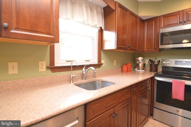 224 ANDREA DR, Lititz, PA 17543