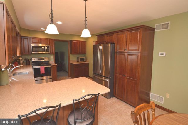 224 ANDREA DR, Lititz, PA 17543
