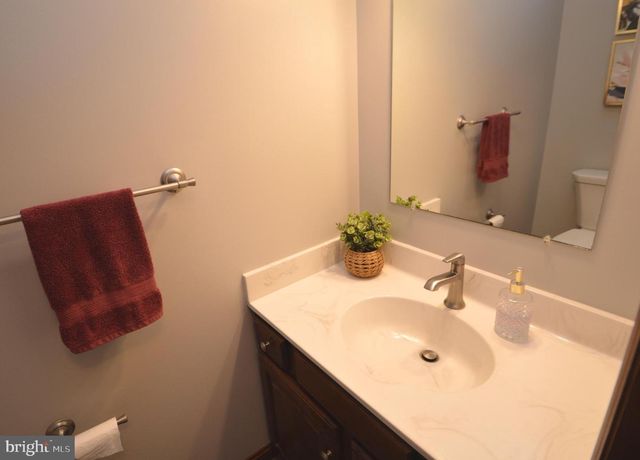 224 ANDREA DR, Lititz, PA 17543