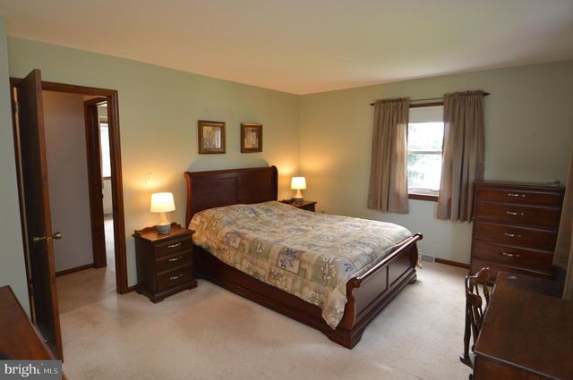 224 ANDREA DR, Lititz, PA 17543