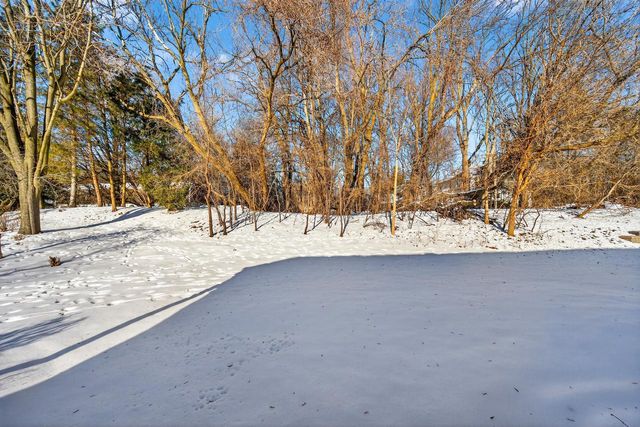 W133N8139 Danell DRIVE, Menomonee Falls, WI 53051