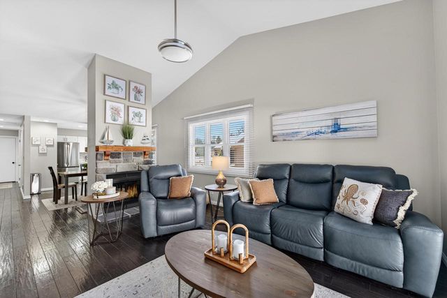 W133N8139 Danell DRIVE, Menomonee Falls, WI 53051