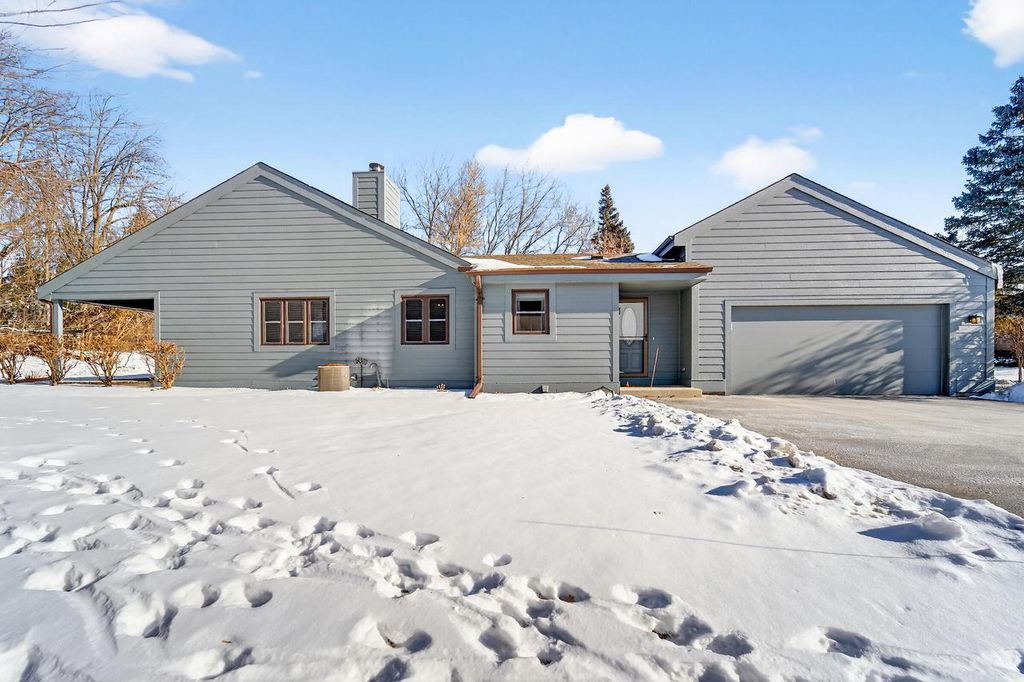 W133N8139 Danell DRIVE, Menomonee Falls, WI 53051