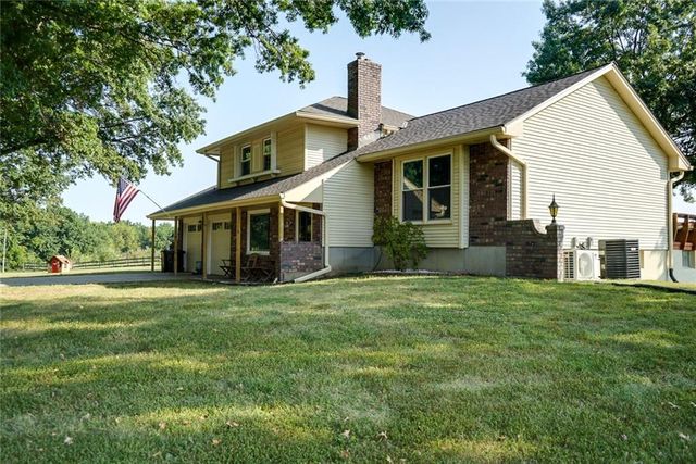24001 E 223rd Street, Harrisonville, MO 64701