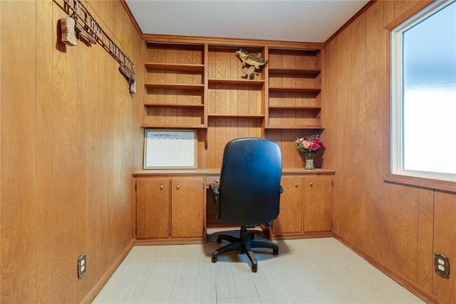 24001 E 223rd Street, Harrisonville, MO 64701