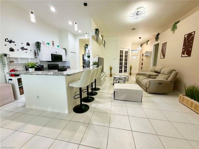 9052 Leatherwood LOOP, Lehigh Acres, FL 33936