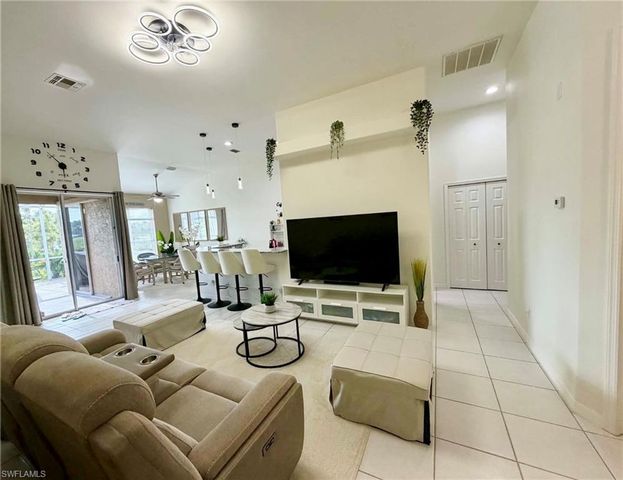 9052 Leatherwood LOOP, Lehigh Acres, FL 33936