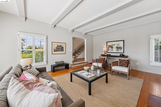 2000 Clemens Rd, Oakland, CA 94602