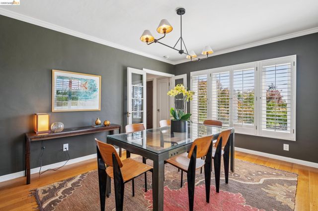 2000 Clemens Rd, Oakland, CA 94602