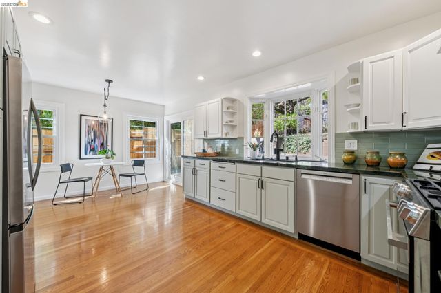 2000 Clemens Rd, Oakland, CA 94602
