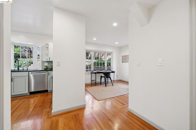 2000 Clemens Rd, Oakland, CA 94602