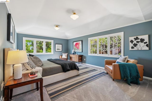 2000 Clemens Rd, Oakland, CA 94602