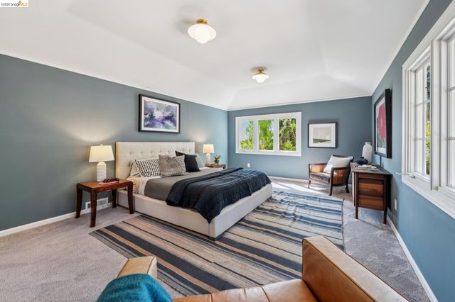 2000 Clemens Rd, Oakland, CA 94602