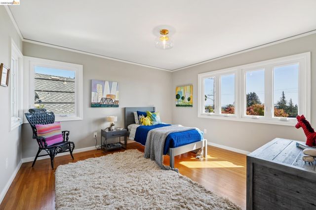 2000 Clemens Rd, Oakland, CA 94602