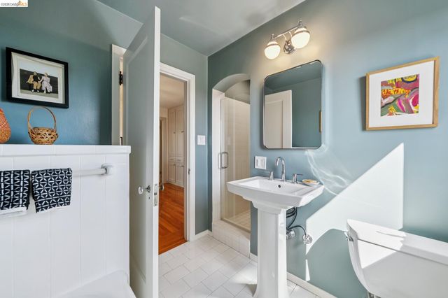 2000 Clemens Rd, Oakland, CA 94602