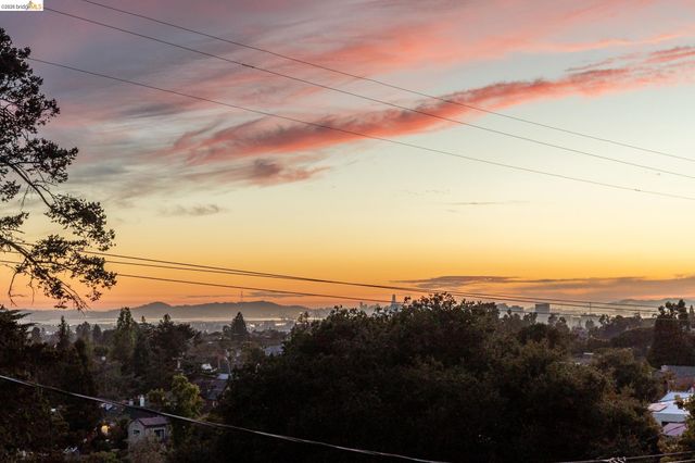 2000 Clemens Rd, Oakland, CA 94602