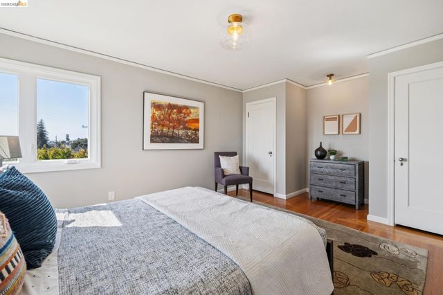 2000 Clemens Rd, Oakland, CA 94602