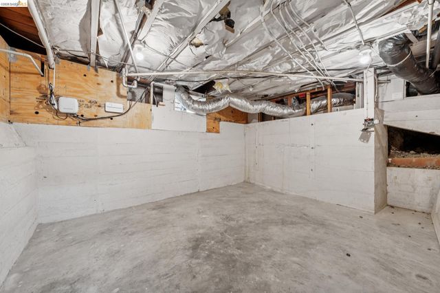 2000 Clemens Rd, Oakland, CA 94602