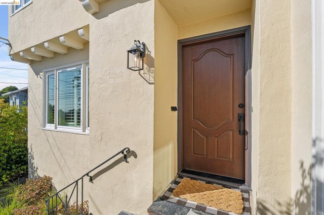 2000 Clemens Rd, Oakland, CA 94602