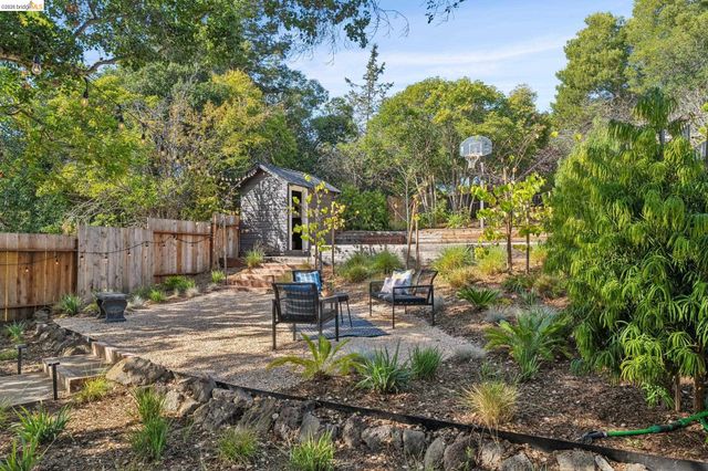 2000 Clemens Rd, Oakland, CA 94602