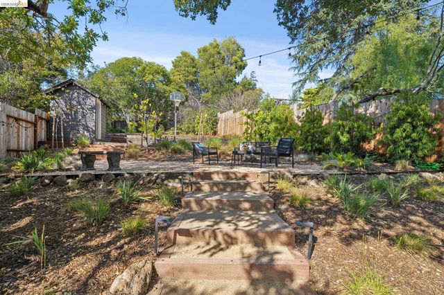 2000 Clemens Rd, Oakland, CA 94602
