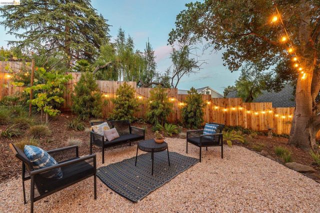 2000 Clemens Rd, Oakland, CA 94602