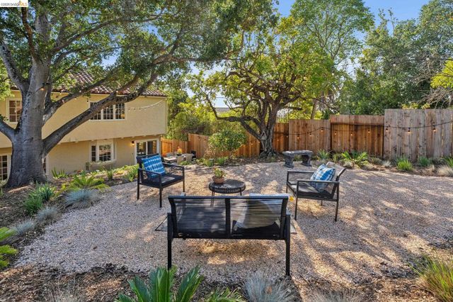 2000 Clemens Rd, Oakland, CA 94602