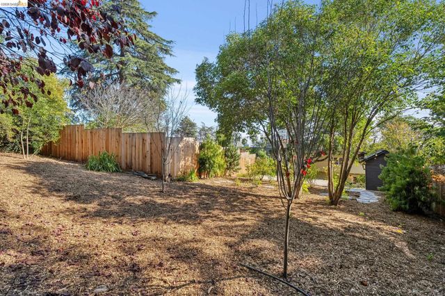 2000 Clemens Rd, Oakland, CA 94602