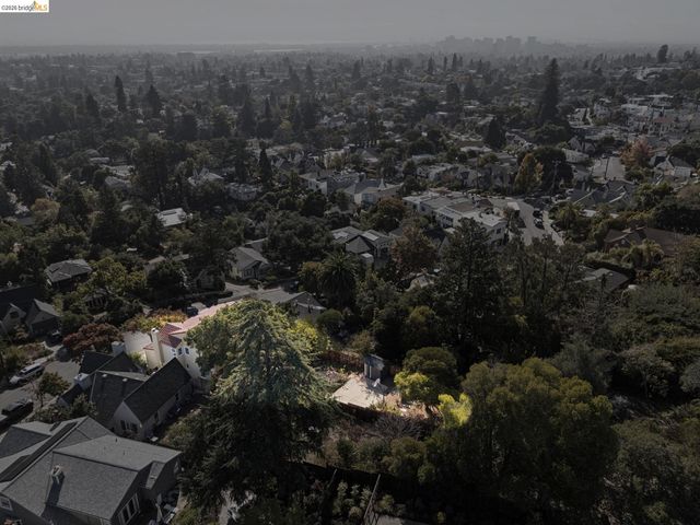 2000 Clemens Rd, Oakland, CA 94602